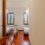 Guesthost - M1 Dante Elegant * Torino