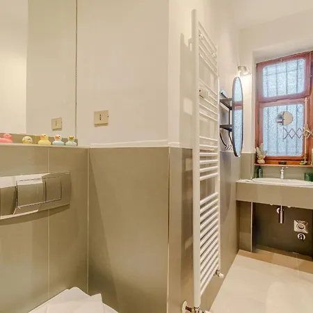 Guesthost - M1 Dante Elegant Appartement