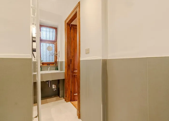 Guesthost - M1 Dante Elegant * Turin