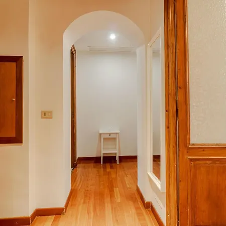 Guesthost - M1 Dante Elegant Apartmán *